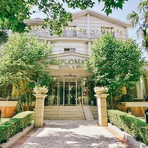 Hotel Diplomat &